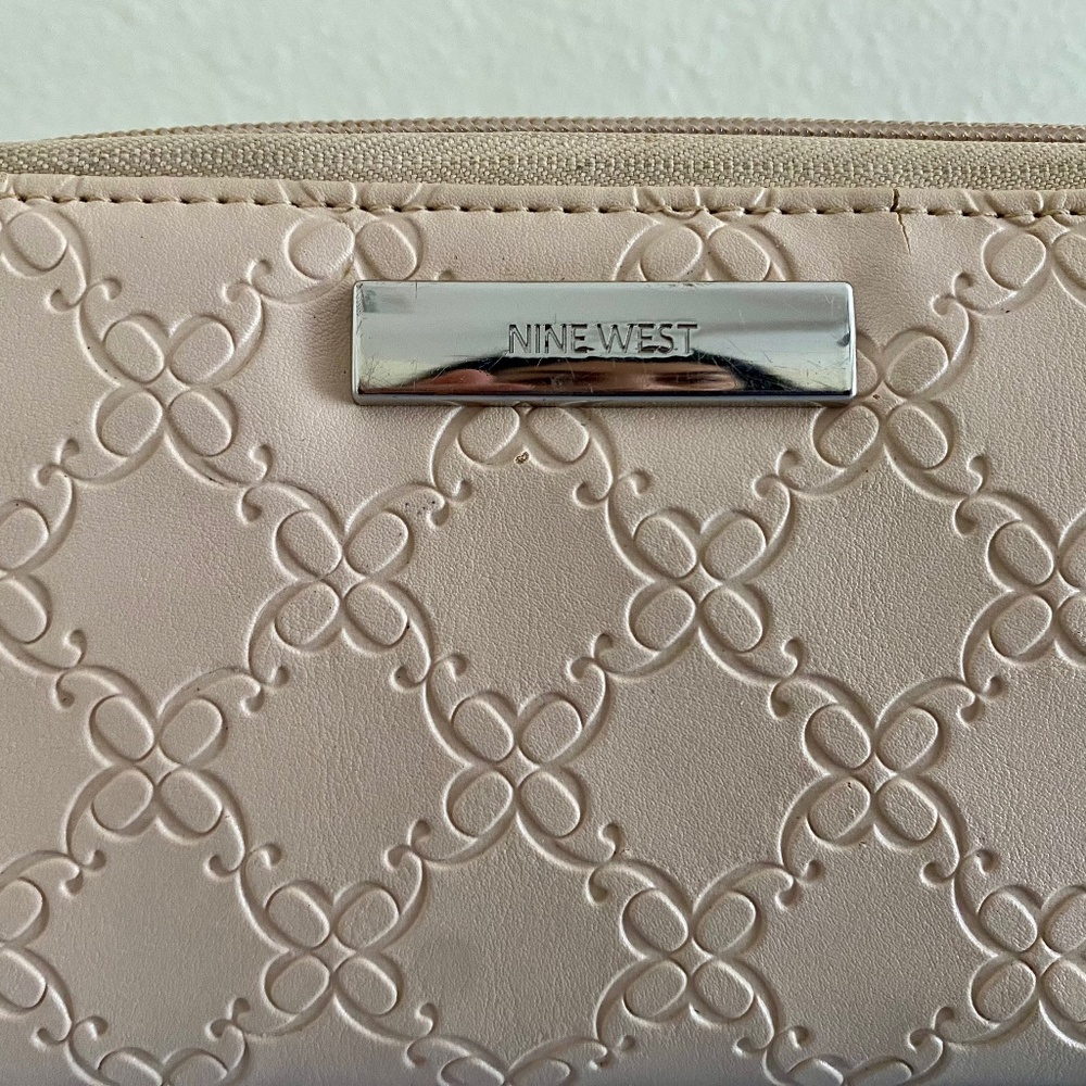 Nine West Wallet zip around